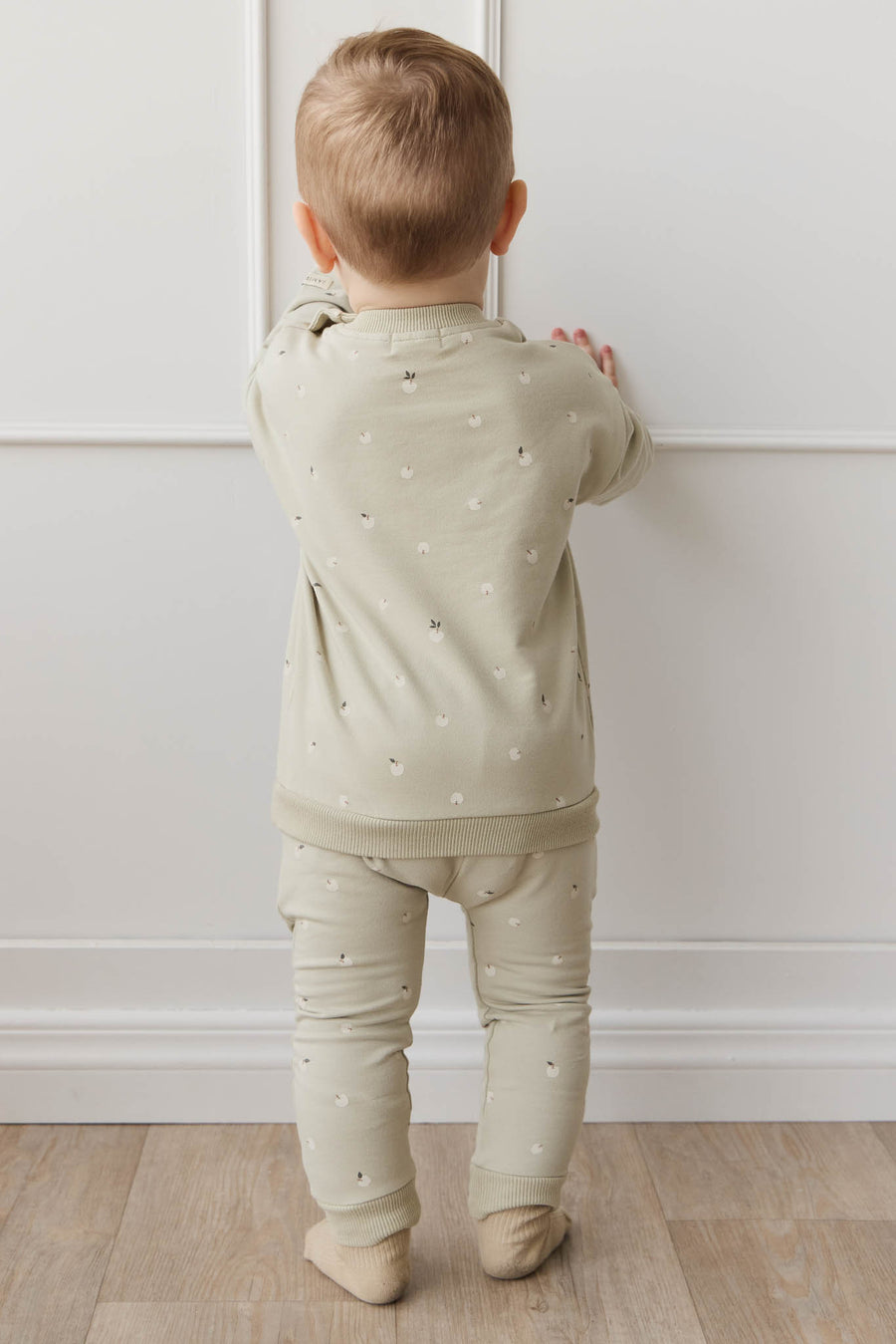 Organic Cotton Damien Sweatshirt - Fresh Apples Abbey Medium Childrens Sweatshirting from Jamie Kay NZ