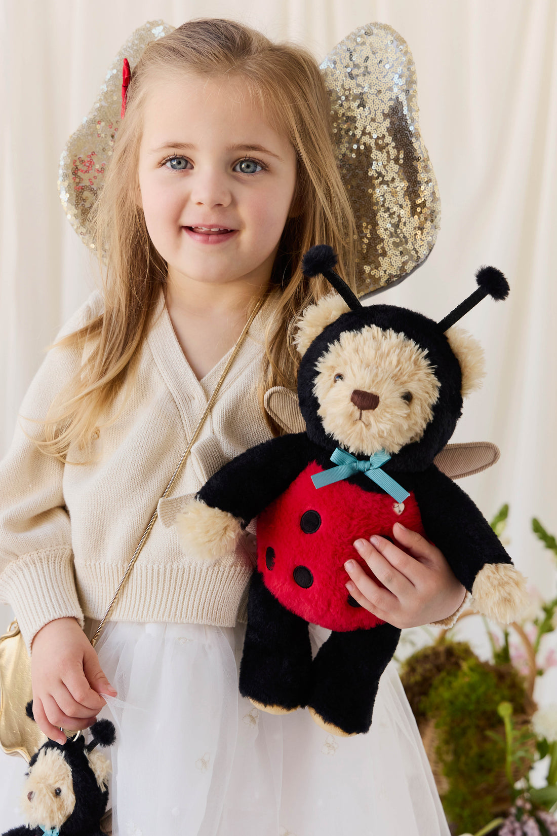 Snuggle Bunnies - Arthur the Bear - Lovebug Childrens Toys from Jamie Kay NZ