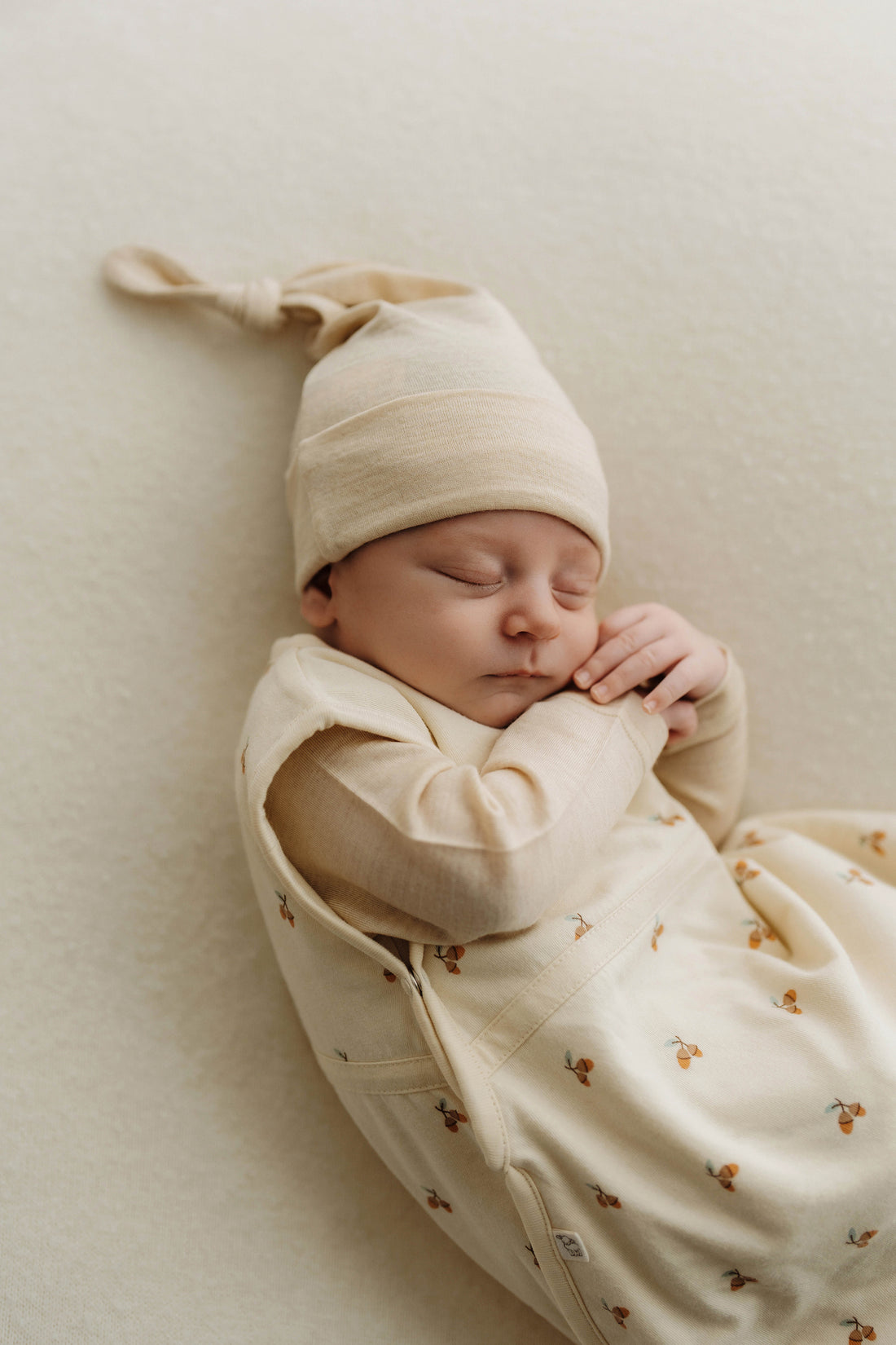 Merino Kids Go Go Bag All Seasons - Woodland Acorns White Childrens Sleeping Bag from Jamie Kay NZ