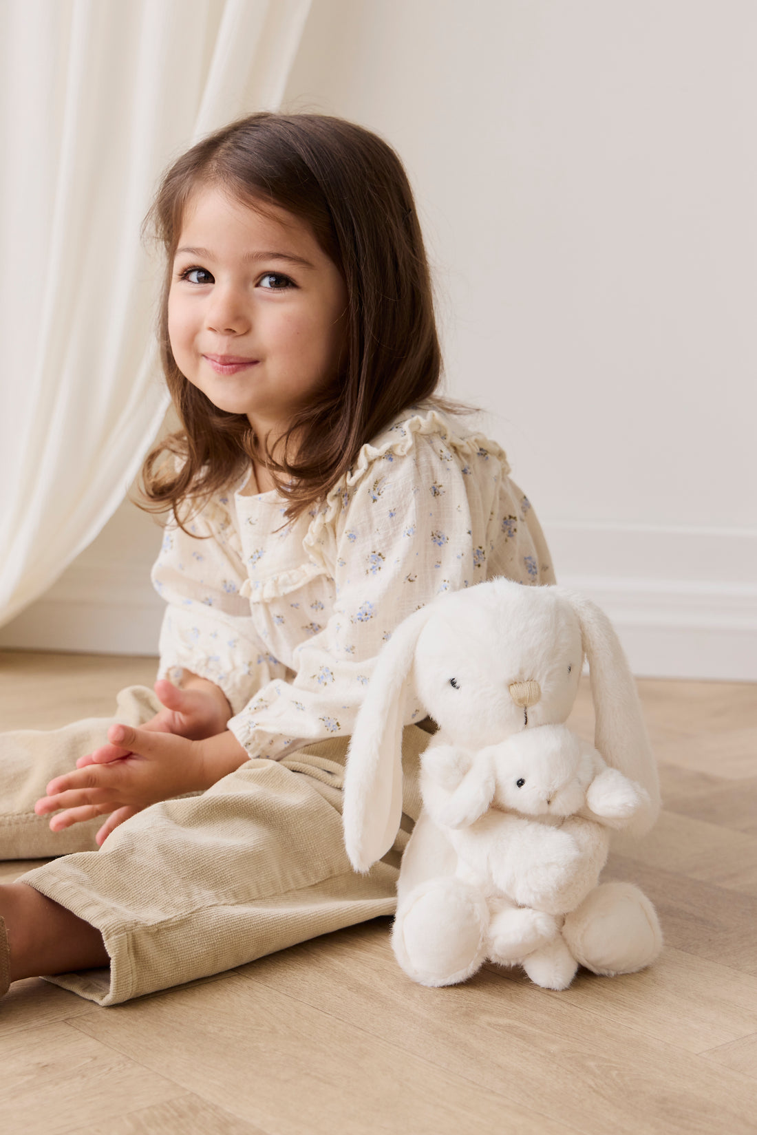 Snuggle Bunnies - Frankie the Hugging Bunny - Marshmallow Childrens Toy from Jamie Kay NZ